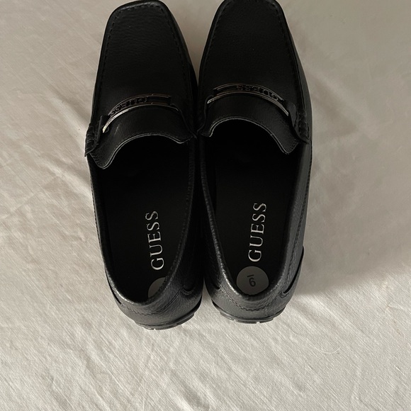 Guess mens size 9 black loafer - Picture 3 of 6
